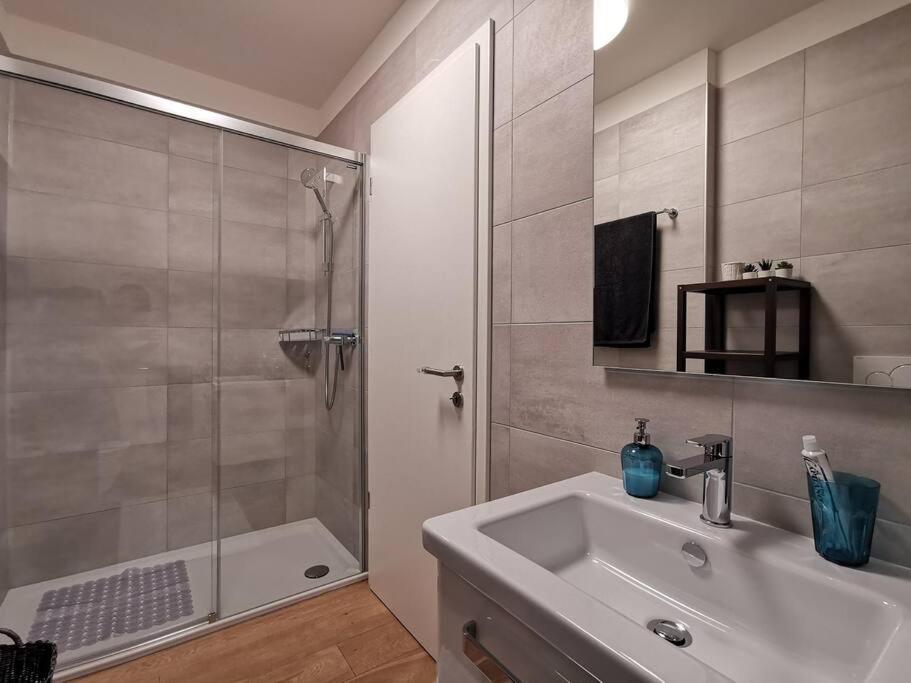 Experience The Loft! Loft 18, Downtown, Near The Lake Free Parking Available Lugano Eksteriør bilde